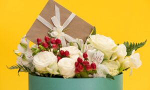 Луксозни кутии с цветя: Оригинален и стилен подарък за всеки повод